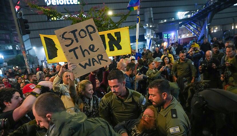 Tausende haben in Israel f&uuml;r einen Geisel-Deal demonstriert.