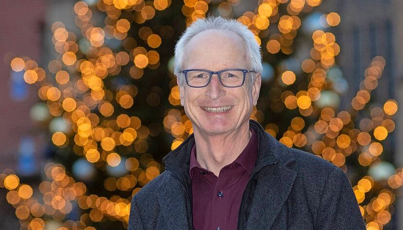 Dekan Christoph Baisch freut sich auf Weihnachten. Und er wei&szlig; auch warum.