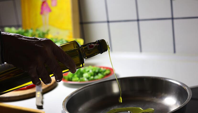 Ranzig, stichig oder schlammig: &laquo;&Ouml;ko-Test&raquo; hat 30 Oliven&ouml;le untersucht.