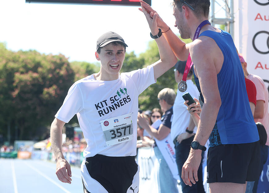 Hannes Wallmann wurde zweiter beim Trollinger-Halbmarathon in Heilbronn. Hannes Wallmann wurde zweiter beim Trollinger-Halbmarathon in Heilbronn.