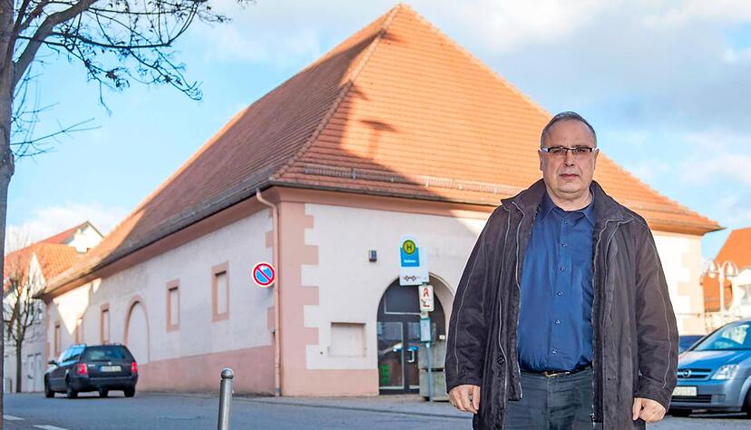 Manuel Hermoso hat die alte Kelter in Eberstadt gekauft. Ab nächstem Jahr soll das Gebäude grundlegend saniert werden.Foto: Mario Berger Manuel Hermoso hat die alte Kelter in Eberstadt gekauft. Ab nächstem Jahr soll das Gebäude grundlegend saniert werden.Foto: Mario Berger