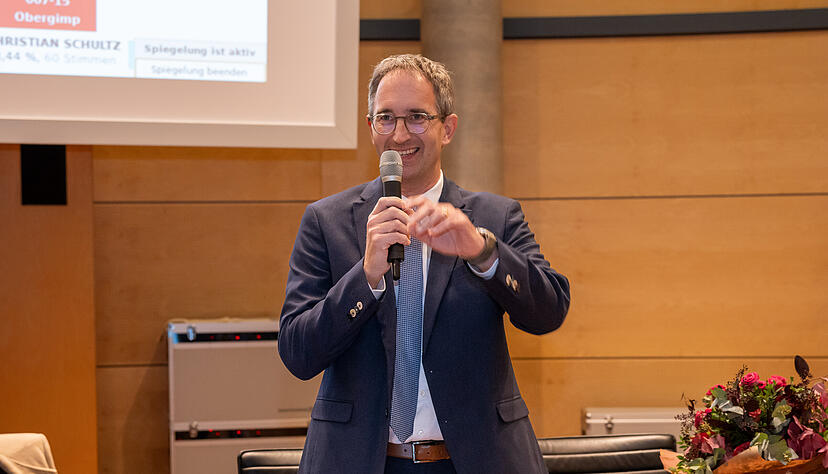 Bei der Wahl zum Oberbürgermeister von Bad Rappenau durfte sich Sebastian Frei am Sonntagabend freuen. Bei der Wahl zum Oberbürgermeister von Bad Rappenau durfte sich Sebastian Frei am Sonntagabend freuen.