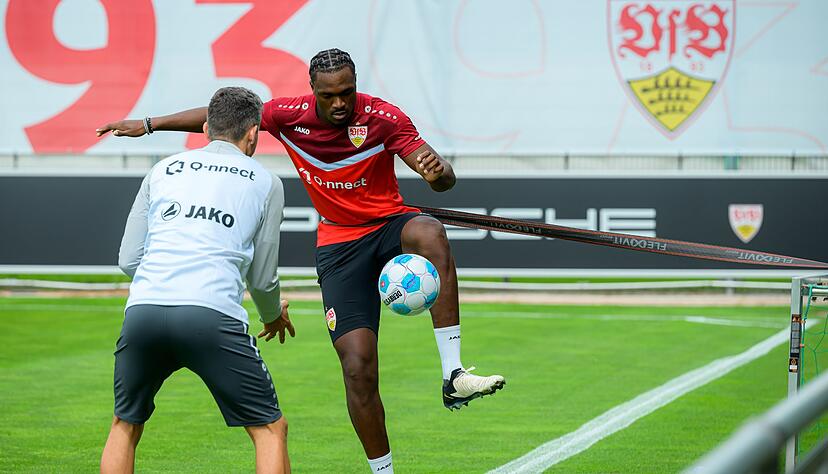 Beim Trainingsauftakt im Juli war noch alles gut: Jetzt hat sich Dan-Axel Zagadou wieder schwer am Knie verletzt.