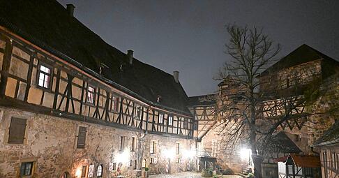 Im Sommer wird auf Burg Lichtenberg gefeiert und getanzt.