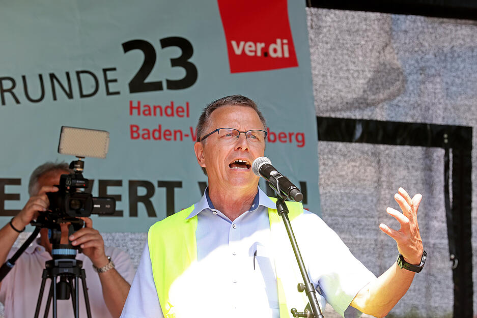 Verdi-Streik vor Kaufland-Zentrale in Neckarsulm