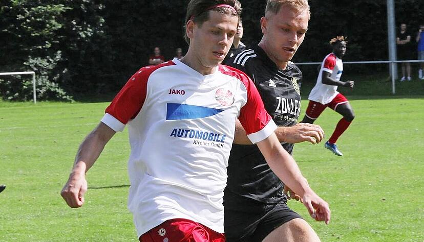 Landesliga-Torschützenkönig Mert Okar (vorne) wechselte vom TV Oeffingen auf den Pichterich zu Türkspor Neckarsulm.
Foto: Alexander Bertok Landesliga-Torschützenkönig Mert Okar (vorne) wechselte vom TV Oeffingen auf den Pichterich zu Türkspor Neckarsulm.
Foto: Alexander Bertok
