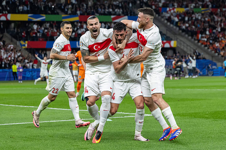 Pure Freude nach dem 1:0-Treffer für die Türkei.