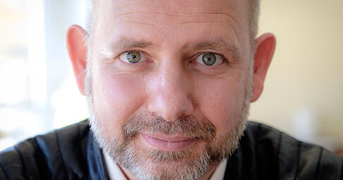 Holger Ries ist der neue Intendant der Schlossfestspiele Zwingenberg. Mit "Evita" will er in der Spielzeit 2026 an große Erfolge der Vergangenheit anknüpfen.