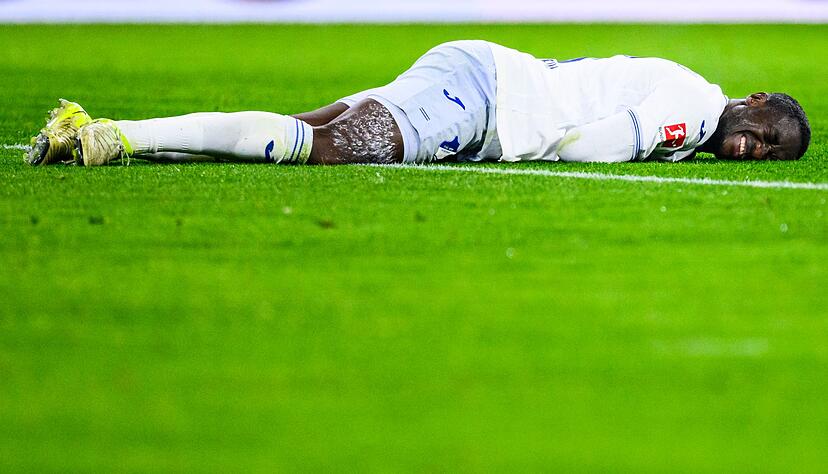 Diadié Samassékou fällt vorerst aus. Diadié Samassékou fällt vorerst aus.