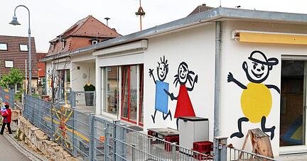 Das Kinderhaus Schnakennest in der Mäuerlesgasse in Auenstein startete im September 2009 mit der Arbeit und ist sehr gefragt. Foto: Guido Sawatzki Das Kinderhaus Schnakennest in der Mäuerlesgasse in Auenstein startete im September 2009 mit der Arbeit und ist sehr gefragt. Foto: Guido Sawatzki
