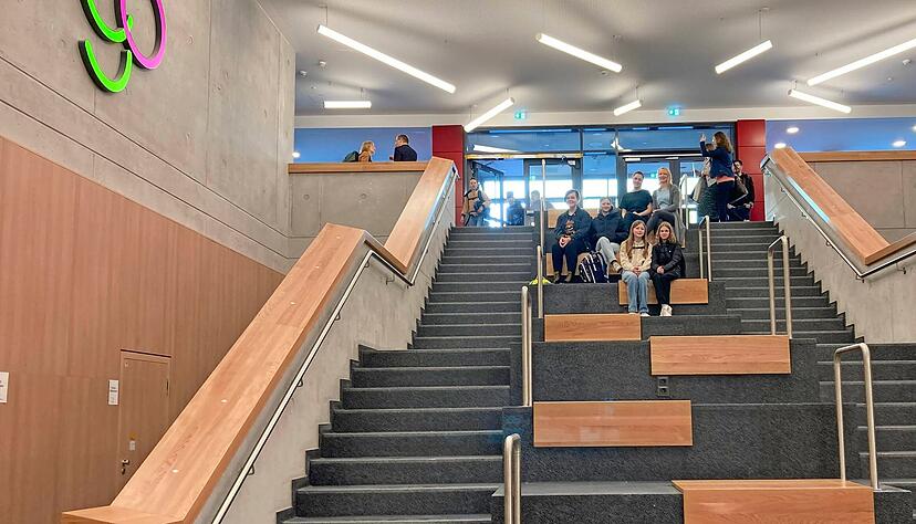 Auch im laufenden Jahr investiert die Stadt Öhringen viel Geld in die Schulen. Auch wenn große Projekte wie das HGÖ weitgehend finanziert sind. Auch im laufenden Jahr investiert die Stadt Öhringen viel Geld in die Schulen. Auch wenn große Projekte wie das HGÖ weitgehend finanziert sind.