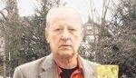 Karriere mit Glas und Keramik: Auktionator Jürgen Fischer.Foto: Sonntag