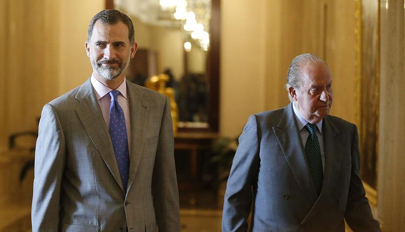 Spaniens König Felipe hält Abstand zu seinem umstrittenen Vater, Altkönig Juan Carlos. (Archivbild) Spaniens König Felipe hält Abstand zu seinem umstrittenen Vater, Altkönig Juan Carlos. (Archivbild)