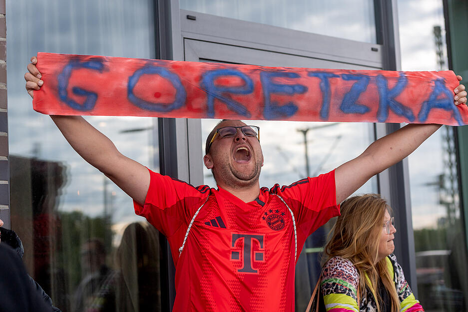 Fans wie dieser "Goretzka-Schreier" erwarten die Profis. Fans wie dieser "Goretzka-Schreier" erwarten die Profis.