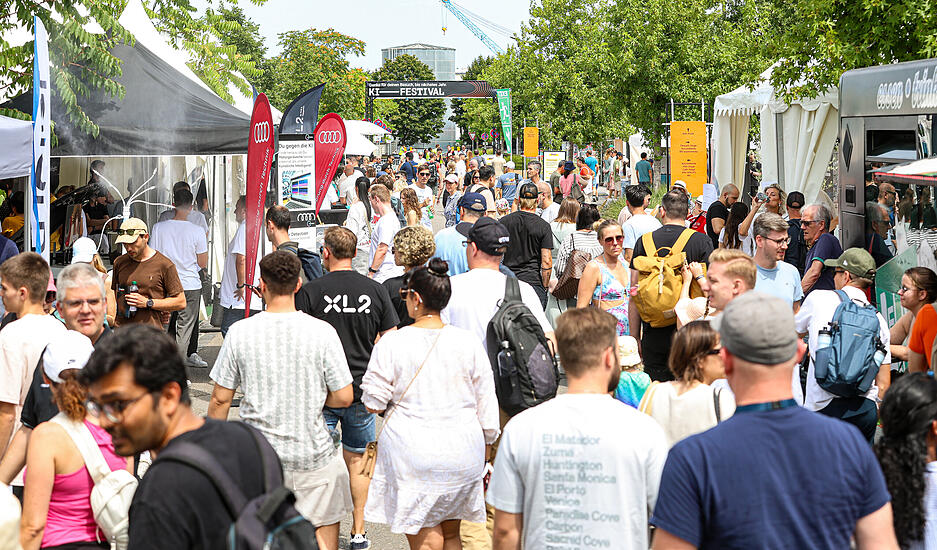 Bereits zum Auftakt am Samstagmittag erlebt das Heilbronner KI-Festival einen Besucherandrang.