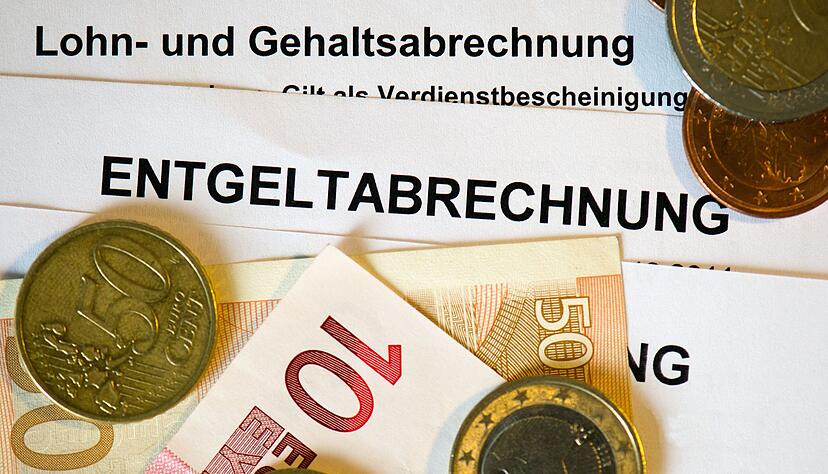Selbst wer nur Mindestlohn verdient, hat einer Studie zufolge bei einem Vollzeitjob mehr Geld als im Bürgergeld. (Symbolbild) Selbst wer nur Mindestlohn verdient, hat einer Studie zufolge bei einem Vollzeitjob mehr Geld als im Bürgergeld. (Symbolbild)