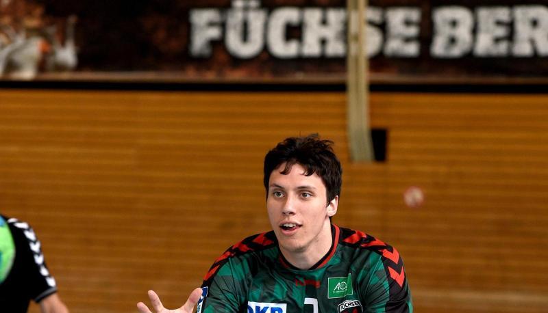 Kevin Struck beim Training der Füchse im Sportforum in Berlin. Foto: Rainer Jensen Kevin Struck beim Training der Füchse im Sportforum in Berlin. Foto: Rainer Jensen