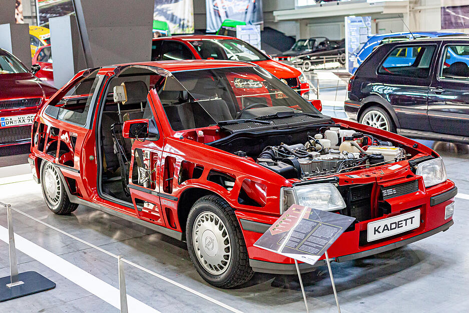 Autofans sind bei der "Faszination Tuning – VW vs. Opel" im Technikmuseum Sinsheim genau richtig.