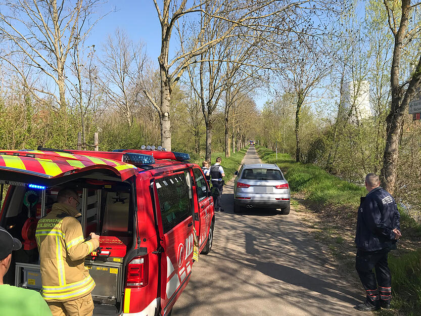 Suchaktion am Neckar