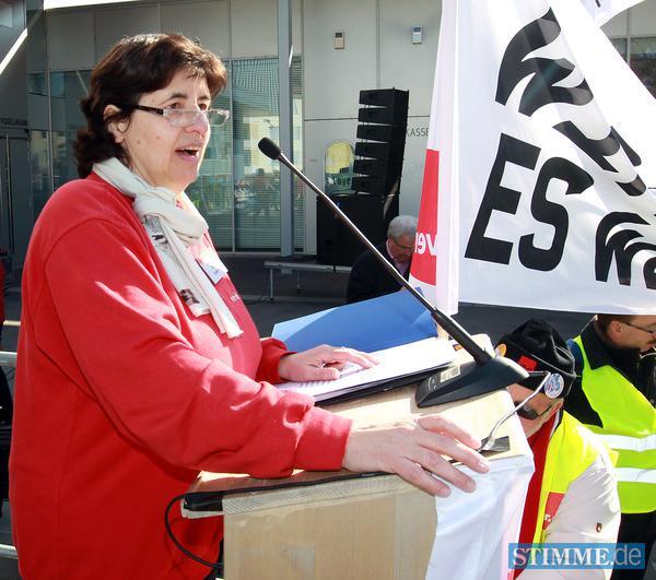 Die Heilbronner Verdi-Chefin Marianne Kugler-Wendt beim Warnstreik am 20. März in Heilbronn. Foto: Archiv/Veigel Die Heilbronner Verdi-Chefin Marianne Kugler-Wendt beim Warnstreik am 20. März in Heilbronn. Foto: Archiv/Veigel