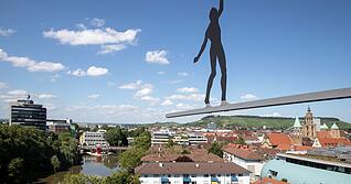 Blick vom Götzenturm über den Neckar: Heilbronn darf sich 2027 Umwelthauptstadt Europas nennen.