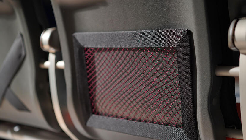 Die Literaturtaschen des R Sphere bestehen aus alten Fischernetzen.