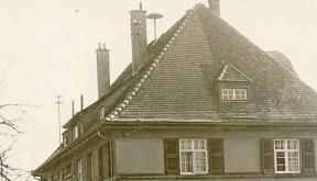 In den 50er-Jahren war der Schulhof noch nicht asphaltiert.Fotos: privat