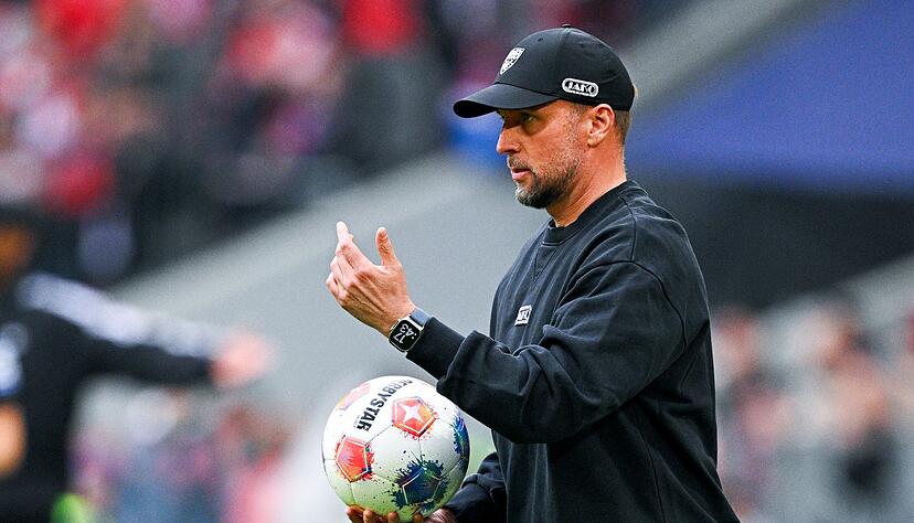 Nach der Niederlage in M&uuml;nchen bereitet Coach Sebastian Hoene&szlig; die Stuttgarter auf das Halbfinale im DFB-Pokal vor.