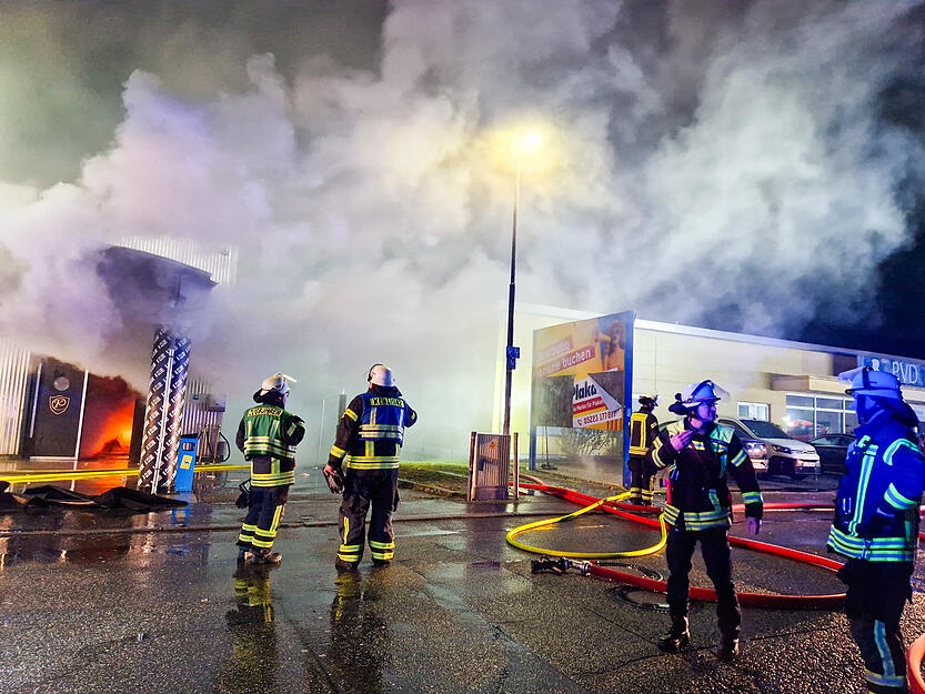 Drei Menschen seien wegen «der Gesamtsituation» vom Rettungsdienst behandelt worden. Drei Menschen seien wegen «der Gesamtsituation» vom Rettungsdienst behandelt worden.