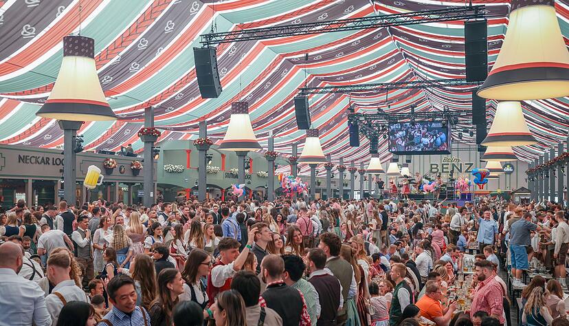 Mit dem 86. Fr&uuml;hlingsfest auf dem Cannstatter Wasen ist Stuttgart traditionell in die Festsaison gestartet.(Archiv)