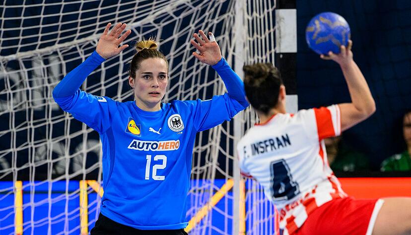 Die ehemalige DHB-Torhüterin Dinah Eckerle ist schockiert über das Niveau bei dieser Handball-WM (Archivbild) Die ehemalige DHB-Torhüterin Dinah Eckerle ist schockiert über das Niveau bei dieser Handball-WM (Archivbild)