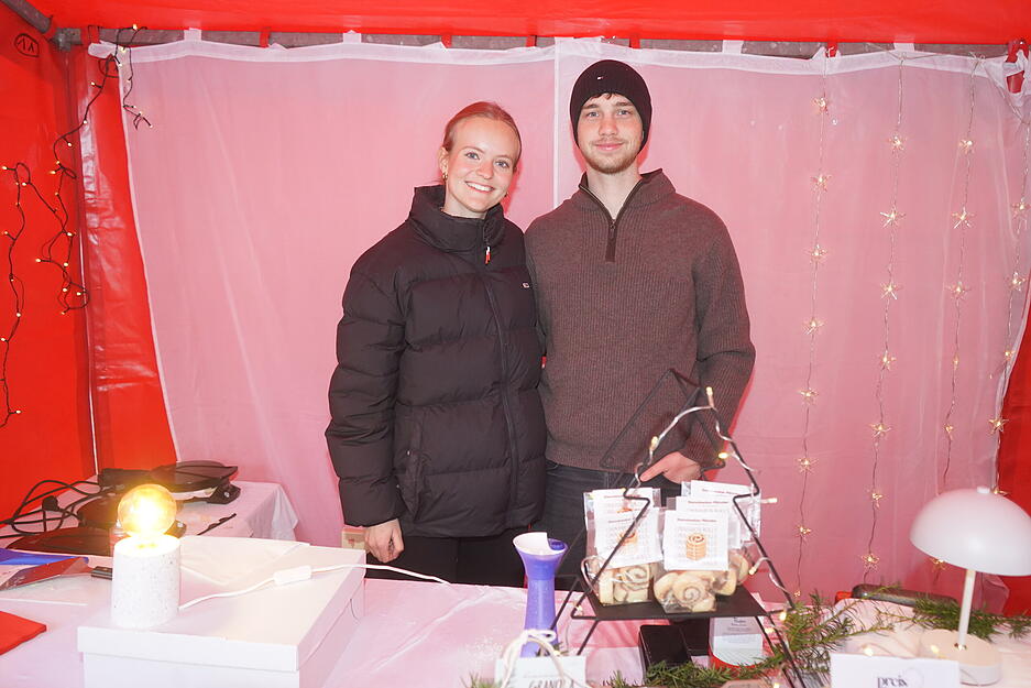 Handgefertigte Produkte und Geschenkideen laden zum Bummeln ein. Handgefertigte Produkte und Geschenkideen laden zum Bummeln ein.