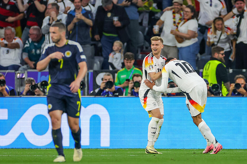 Maximilian Mittelstädt: Der Linksverteidiger ist beim VfB Stuttgart zum Shootingstar geworden und hat sich damit ins Notizbuch (heutzutage digital!) von Bundestrainer Nagelsmann gespielt. Mittelstädt hat defensive und offensive Fähigkeiten. Mittelstädt spielte solide.
Note: 3