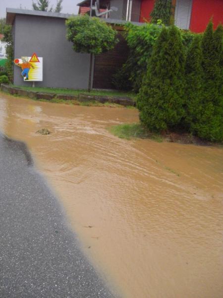 Auch in Abstatt standen Straßen unter Wasser.