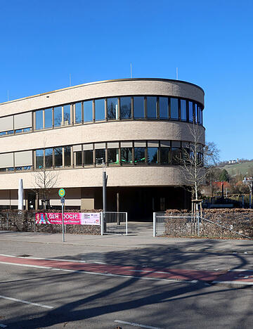 Die neue Gerhart-Hauptmann-Schule in der Heilbronner Karlsstra&szlig;e wird in Grundschule am Pf&uuml;hlpark umbenannt.