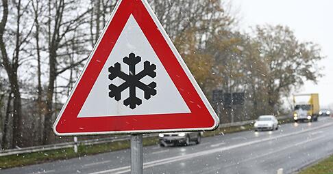 Wegen glatten Straßen muss die Polizei im Bereich des Präsidiums Heilbronn häufiger ausrücken. Wegen glatten Straßen muss die Polizei im Bereich des Präsidiums Heilbronn häufiger ausrücken.