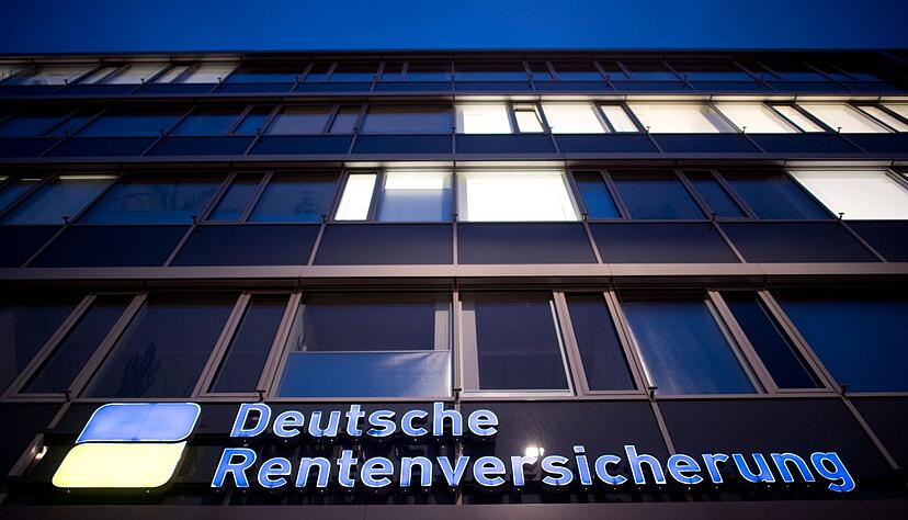 Wenn Arbeitnehmer aus gesundheitlichen Gründen nicht mehr voll arbeitsfähig sind, können sie eine Erwerbsminderungsrente beantragen.