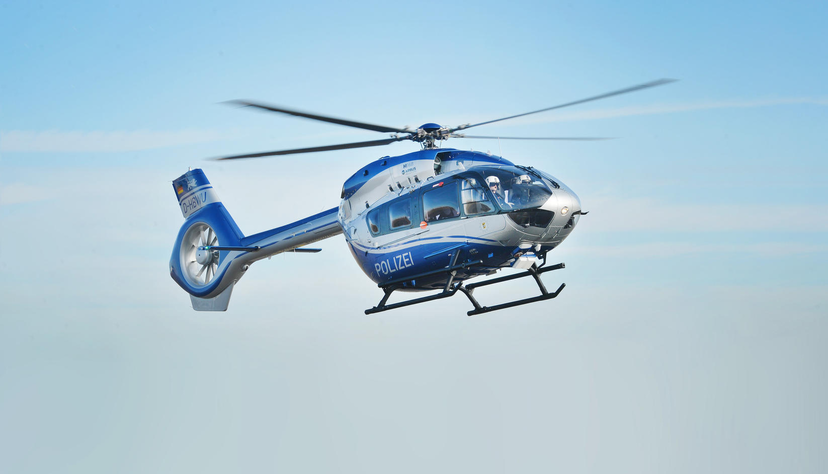 Jedes Teil wie diese Rotorblätter hat seinen Wert. Die aktuelle Flotte hat 60 Millionen Euro gekostet. Vergangenes Jahr fliegen die Piloten 2608 Einsätze. Jedes Teil wie diese Rotorblätter hat seinen Wert. Die aktuelle Flotte hat 60 Millionen Euro gekostet. Vergangenes Jahr fliegen die Piloten 2608 Einsätze.