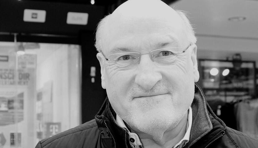 Peter Schmid wurde 1947 in Heilbronn geboren.