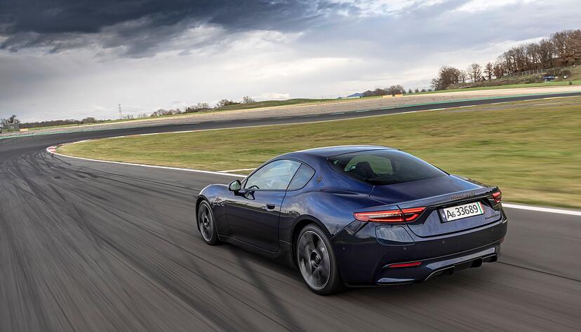 Bei Design und Ausstattung folgt auch der GranTurismo Folgore einem klassischen Konzept.