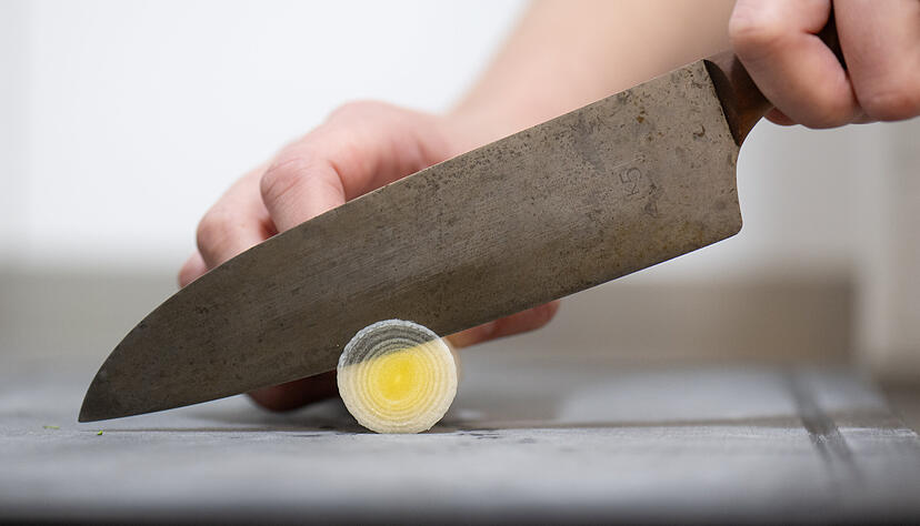 Mit einem K&uuml;chenmesser bedrohte der Vater seinen Sohn. Da es aber nicht wie ein richtiger T&ouml;tungsversuch aussah, kam der T&auml;ter ums Gef&auml;ngnis herum.