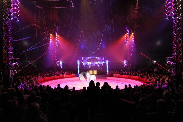 Premiere Weihnachtszirkus | 17.12. Premiere Weihnachtszirkus | 17.12.