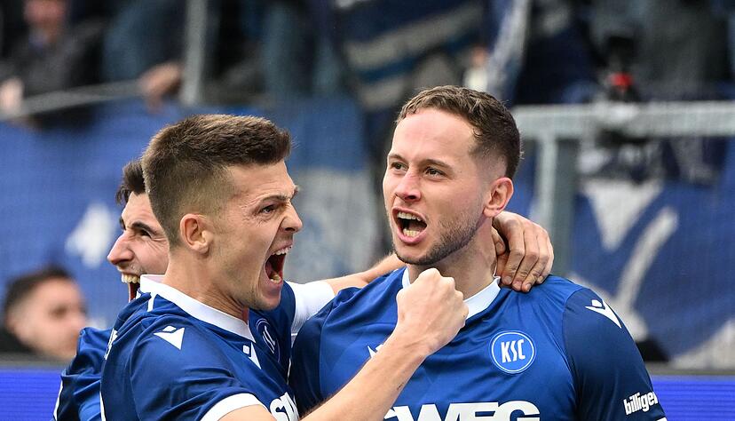 Zwei Karlsruher Torsch&uuml;tzen: Marvin Wanitzek und Christoph Kobald