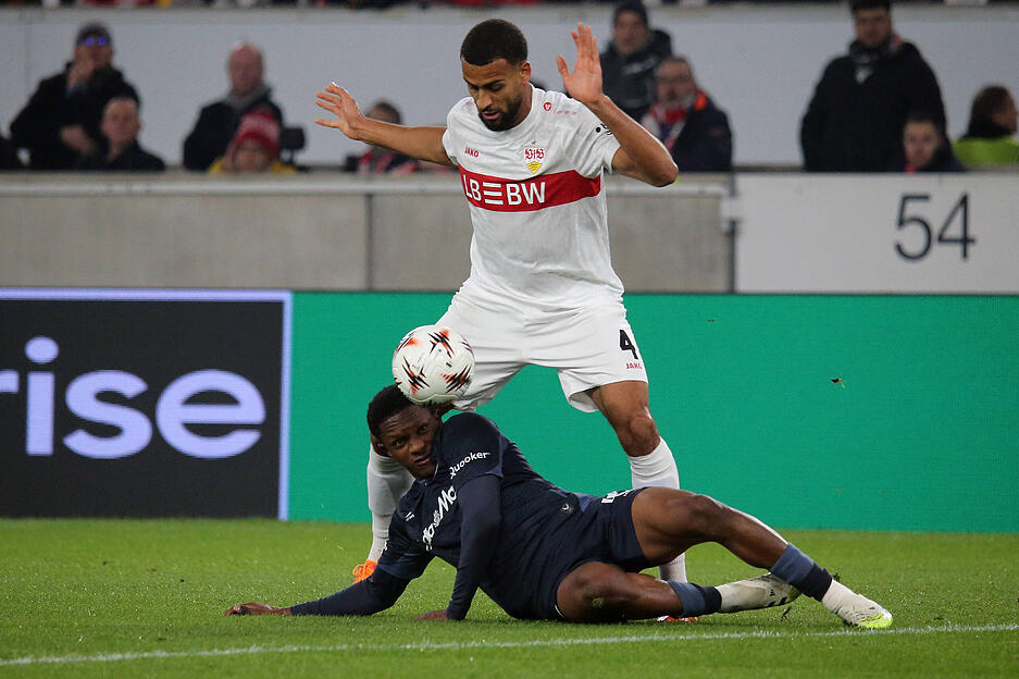 Josha Vagnoman: Er war kurzfristig für den eigentlich angekündigten Luca Jaquez in die Stuttgarter Startelf gerückt. Solide. Aber ohne große Akzente. In der 46. Minute kam Jamie Leweling für Vagnoman. Note: 4,5 Josha Vagnoman: Er war kurzfristig für den eigentlich angekündigten Luca Jaquez in die Stuttgarter Startelf gerückt. Solide. Aber ohne große Akzente. In der 46. Minute kam Jamie Leweling für Vagnoman. Note: 4,5