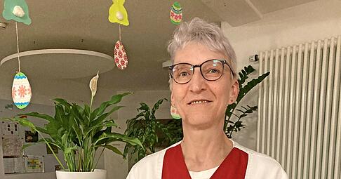 Die erfahrene Pflegefachkraft Mandy Neidling deckt Tages- wie Nachtdienste ab. Zum Ausgleich läuft die 49-Jährige nach Dienstschluss gerne nach Rappach.