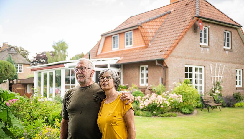 Ein Paar im Ruhestand kann sich fragen: Was fangen wir nun miteinander an? Gemeinsam neue Projekte angehen, kann erfüllend und bereichernd sein. Ein Paar im Ruhestand kann sich fragen: Was fangen wir nun miteinander an? Gemeinsam neue Projekte angehen, kann erfüllend und bereichernd sein.