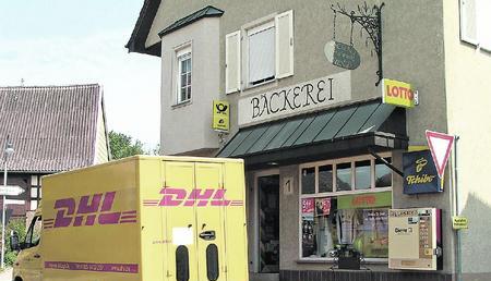 Heute um 12 Uhr schließt die Postagentur in der Bäckerei Stengel in Ilsfeld-Auenstein. Der neue Standort ist das Blumentöpfle von Nadine Weber. (Foto: Ute Knödler) Heute um 12 Uhr schließt die Postagentur in der Bäckerei Stengel in Ilsfeld-Auenstein. Der neue Standort ist das Blumentöpfle von Nadine Weber. (Foto: Ute Knödler)