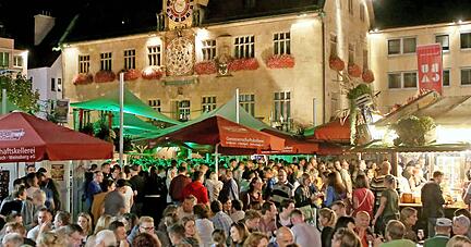 Unbeschwerte Zeiten im Jahr 2019. Daran wollen die Veranstalter beim zweimal verschobenen 50. Weindorf anknüpfen.
Foto: Archiv/Seidel