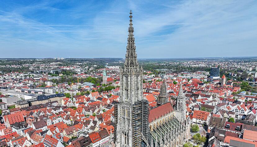 Ulm hat nicht mehr den höchsten Kirchturm der Welt. (Archivbild)