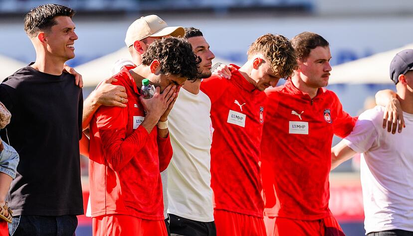 Heidenheims Eren Dink&ccedil;i reagierte nach dem Spiel gegen den FC St. Pauli emotional.